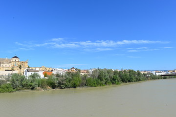 Guadalquivir und Puente Romano in Cordoba