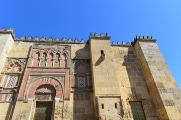 Fototapeta na wymiar Seitentor der Mezquita-Catedral de Córdoba