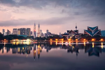 Fotobehang Kuala Lumpur bij zonsopgang © Chalabala