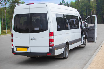 Naklejka na ściany i meble Minibus with an open door