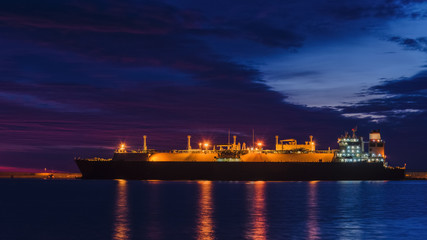 LNG TANKER AT DAWN IN SWINOUJSCIE - Sunrise in the sea port © Wojciech Wrzesień