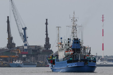 SHIPS IN THE PORT - Marine transport industry