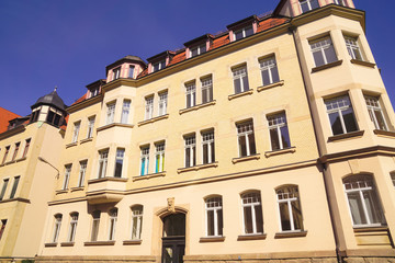 Fototapeta na wymiar Wohnhaus im Gründerzeitstil