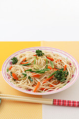 沖縄料理　そうめんチャンプルー　素麺の炒め物