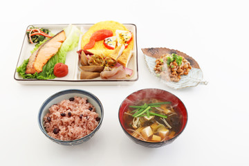 美味しい赤飯と味噌汁