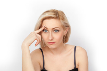 Obraz premium Thoughtful young woman