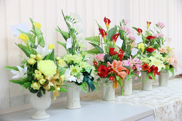 Fototapeta na wymiar Flowers for congratulations