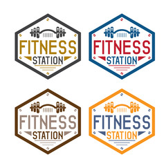 Obraz premium Fitness station vintage vector labels set with dumbbell