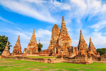 Fototapeta premium Wat Chaiwatthanaram at Ayutthaya Historical Park in Ayutthaya province of Thailand
