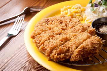 deungsim tonkatsu.