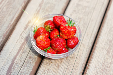 Красная клубника