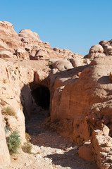 Giordania, 02/10/2013: i Djinn blocks, monumenti funerari chiamati come il djinn, uno spirito arabo, sulla strada per il Siq, l'ingresso principale alla città archeologica di Petra