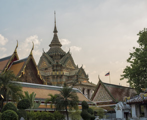 Fototapeta na wymiar tempio buddista in Thailandia
