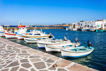 Fototapeta na wymiar Boats in Paros port