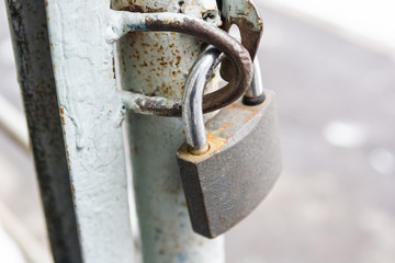 Hanging metal padlock