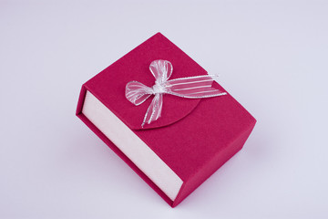 Brightly present box