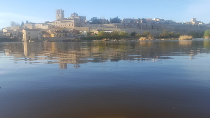 Zamora desde el río