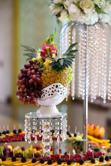Fototapeta na wymiar Table setting fruits at the wedding reception