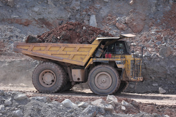 Mining dump truck © Phil
