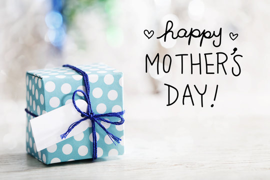 Happy Mothers Day message with gift box