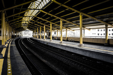 Obraz premium empty platforms in train station photo taken in Jakarta Indonesia