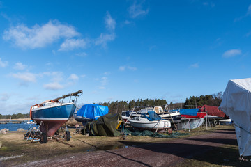 Fototapeta na wymiar Winter storage of small boats