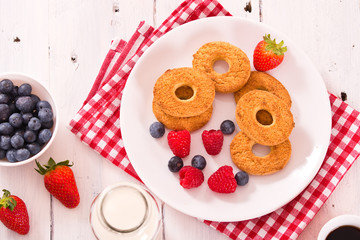 Breakfast with wholegrain cereals.