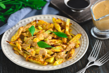 Baked potatoes with peanut sauce