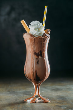 Strawbeeries and chocolate smoothies