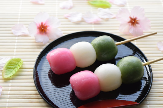 3色団子 Images Browse 231 Stock Photos Vectors And Video Adobe Stock