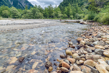 長野県 上高地の穂高連峰と梓川