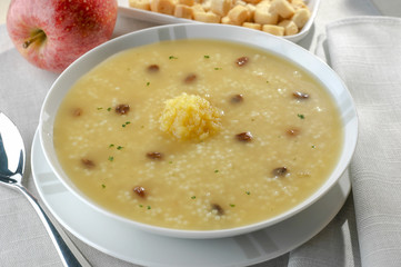 semola groats soup with mashed apple