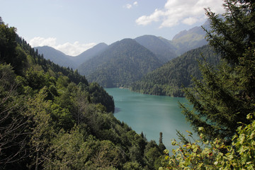 Fototapeta na wymiar Ritsa lake in mountains of Abkhazia