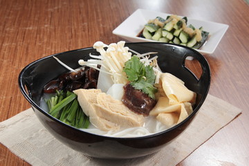 noodles in soup with meat