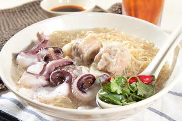 noodles in soup with meat