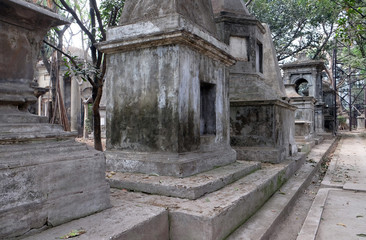 Fototapeta na wymiar Kolkata Park Street Cemetery, inaugurated 1767 in Kolkata, India.