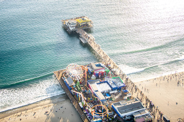 Naklejka premium Santa Monica pier, view from helicopter