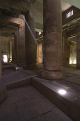 Säulenhalle im Tempel von Abydos
