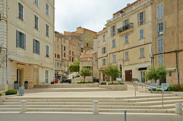 Naklejka premium Pedestrian street in the Corsican coastal town Bonifacio