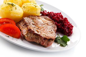 Roast steak with potatoes