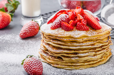 American pancakes with strawberries