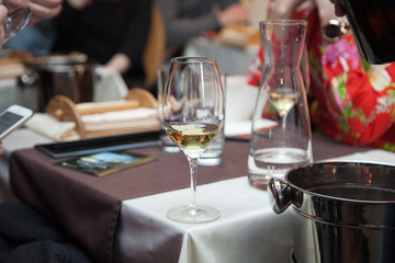 tasting white wine