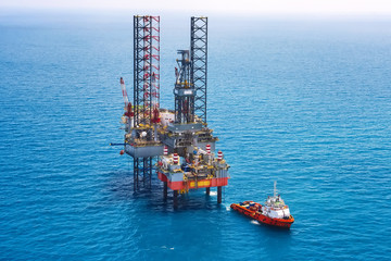 Offshore oil rig drilling platform/Offshore oil rig drilling platform in the gulf of Thailand