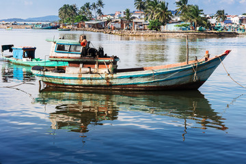 Fototapeta na wymiar fishing boats in gulf of Phu Quoc island