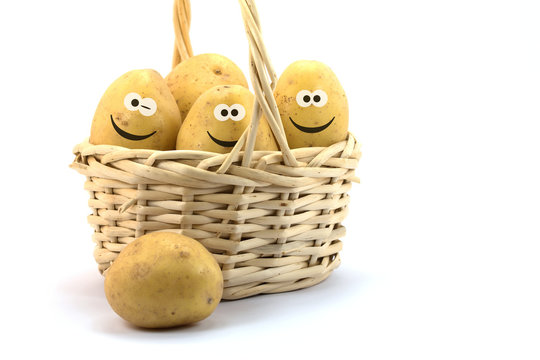 Kartoffeln mit lustigen Gesichtern