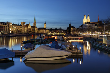 Zürich zur blauen Stunde