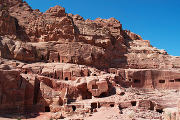 Giordania, sito archeologico di Petra, 02/10/2013: la Strada delle Facciate, la fila di tombe...