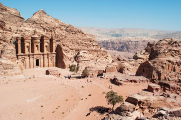 Sito archeologico di Petra, 02/10/2013: paesaggio desertico con vista del Monastero, conosciuto...
