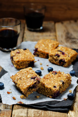 Blueberry Quinoa Oats Breakfast Bars