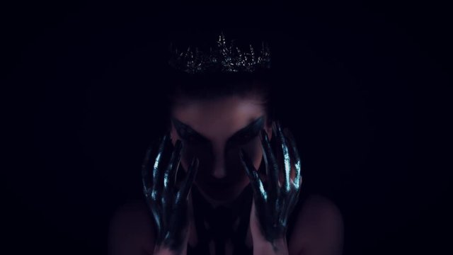 4K Halloween Horror Woman Uncovers Face